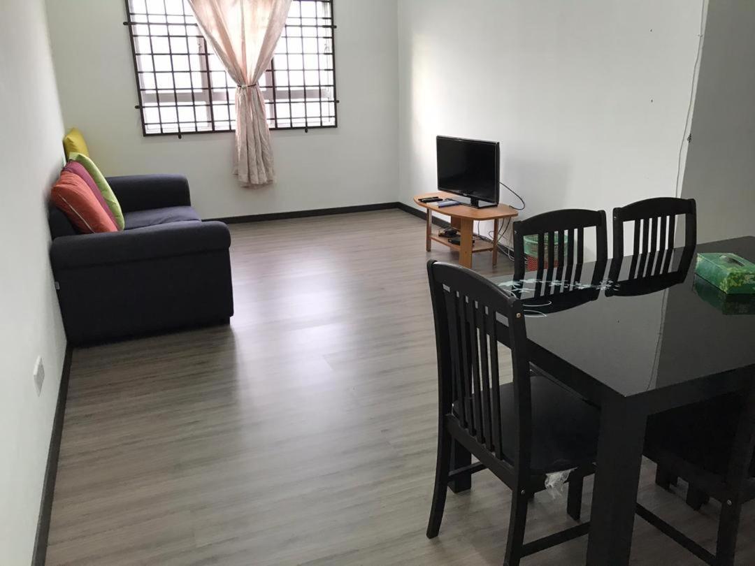 Homestay Hani Kuala Terengganu Exterior photo